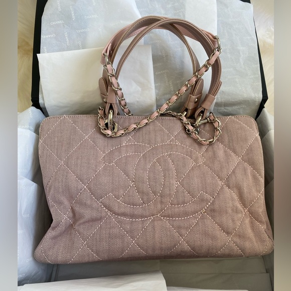 Authentic rare denim light pink Chanel bag - Picture 7 of 13